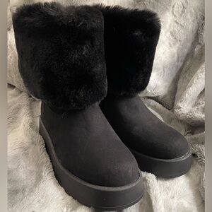 GBG Los Angeles Black Faux Fur Platform Booties